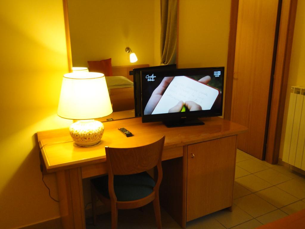 Hotel Arimannia การามานิโก แตร์เม ภายนอก รูปภาพ